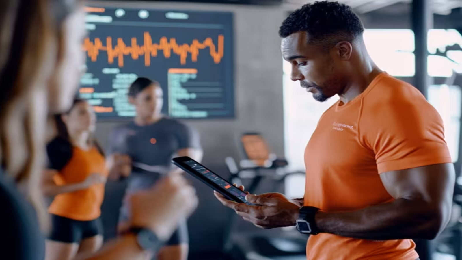 گجت هوشمند ورزشی Fitbit Edge Pro – مربی شخصی شما